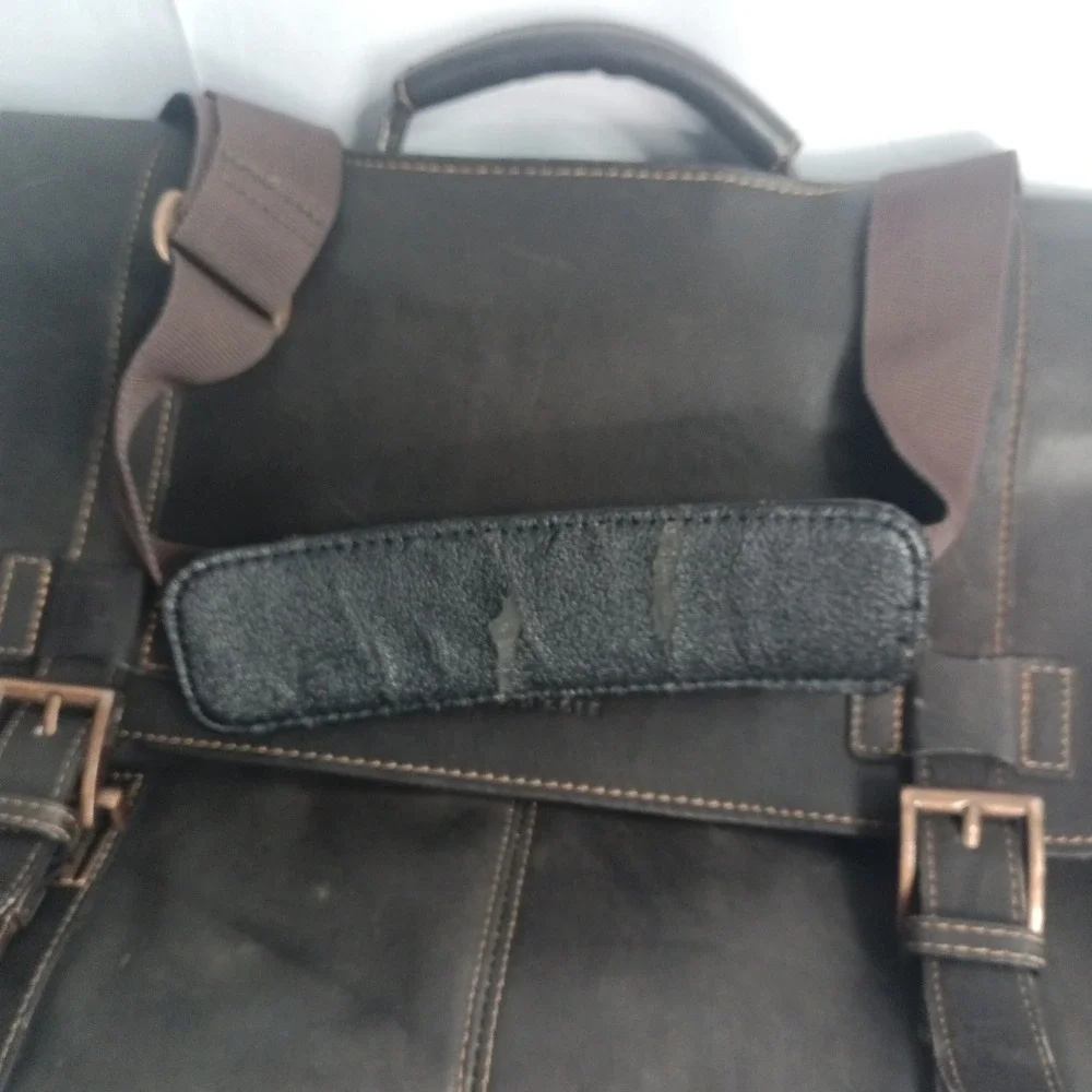 Kenneth Cole Reaction Brown Leather Messenger Bag Laptop Briefcase s10